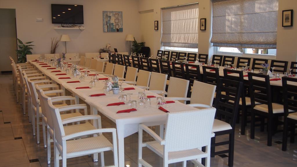 Rondos Hotel Himare Exterior foto