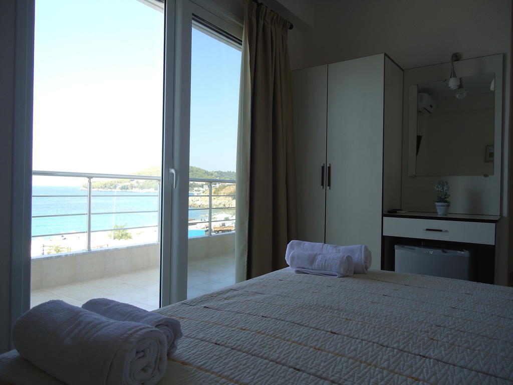 Rondos Hotel Himare Cameră foto