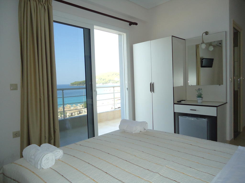 Rondos Hotel Himare Cameră foto