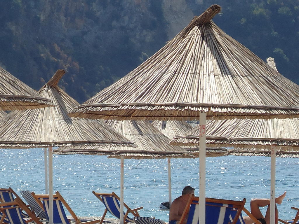 Rondos Hotel Himare Exterior foto