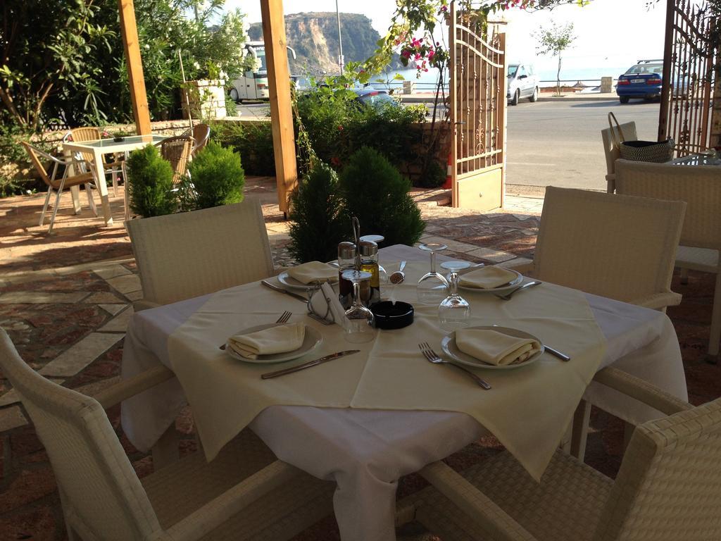Rondos Hotel Himare Exterior foto