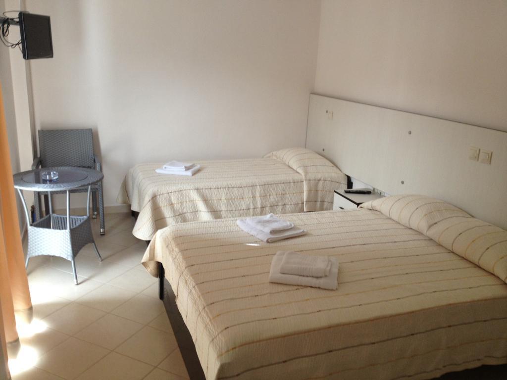 Rondos Hotel Himare Cameră foto